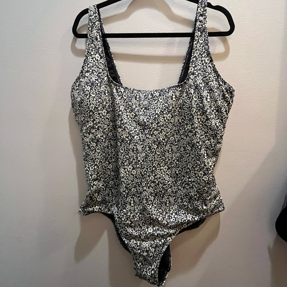 Everlane - The Square-Neck One-Piece Swimsuit